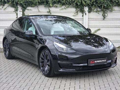 Tesla Model 3 Sedan / Limuzína 0,0 393 kw