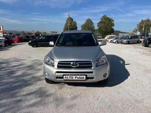 Toyota RAV4 SUV / Terénní 2,2 l 130 kw