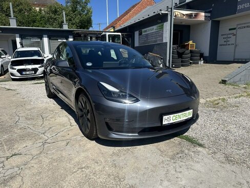 Tesla Model 3 Sedan / Limuzína 0,0 358 kw