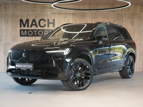 Volvo XC90 SUV / Terénní 2,0 l 335 kw