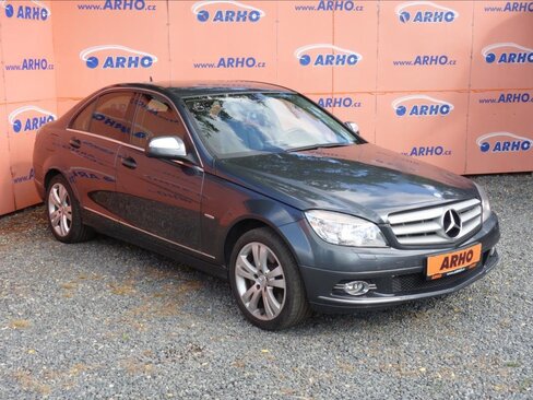 Mercedes-Benz Třídy C Sedan / Limuzína 3,0 l 165 kw
