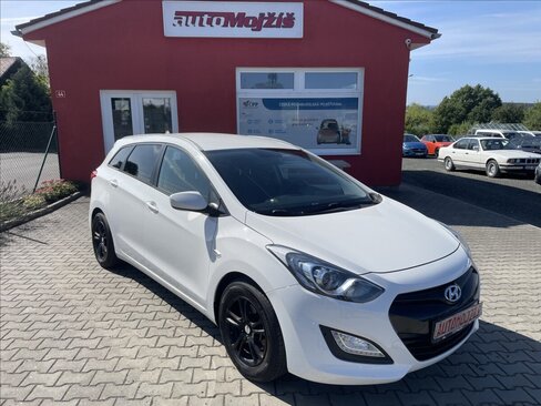 Hyundai i30 Kombi 1,6 l 99 kw
