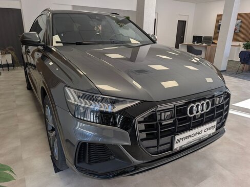 Audi Q8 SUV / Terénní 3,0 l 210 kw