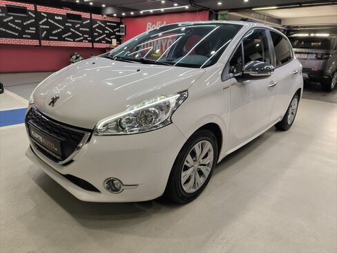 Peugeot 208 Hatchback 1,2 l 60 kw
