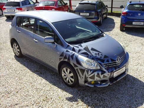 Toyota Verso Kombi 2,0 l 93 kw