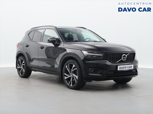 Volvo XC40 SUV / Terénní 2,0 l 140 kw