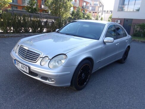 Mercedes-Benz Třídy E Sedan / Limuzína 2,1 l 110 kw