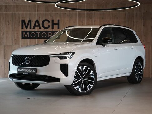 Volvo XC90 SUV / Terénní 2,0 l 335 kw