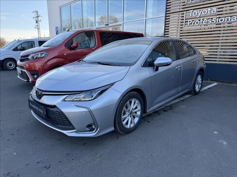 Toyota Corolla Sedan / Limuzína 1,5 l 92 kw
