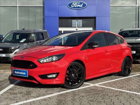 Ford Focus Hatchback 999,0 92 kw