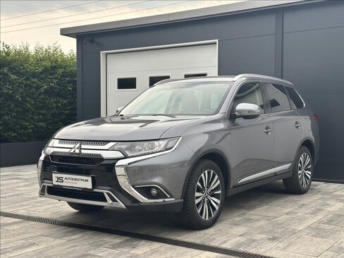 Mitsubishi Outlander SUV / Terénní 2,0 l 110 kw