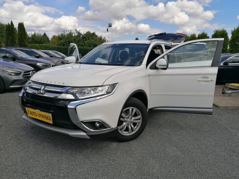 Mitsubishi Outlander SUV / Terénní 2,3 l 132 kw