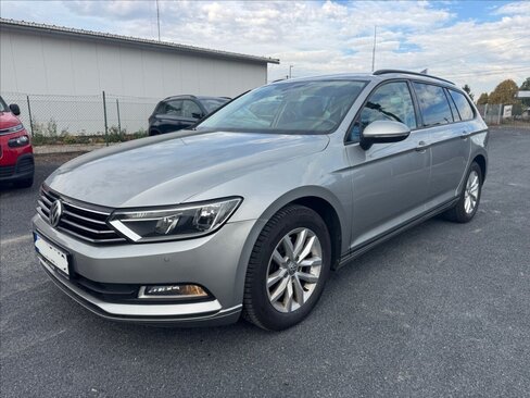 Volkswagen Passat Kombi 1,6 l 88 kw