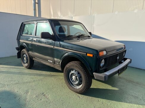 Lada Niva SUV / Terénní 1,7 l 61 kw