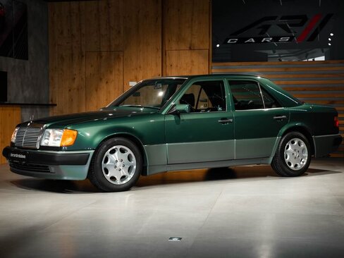 Mercedes-Benz Třídy E Sedan / Limuzína 5,0 l 240 kw
