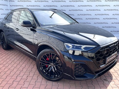 Audi Q8 SUV / Terénní 3,0 l 210 kw
