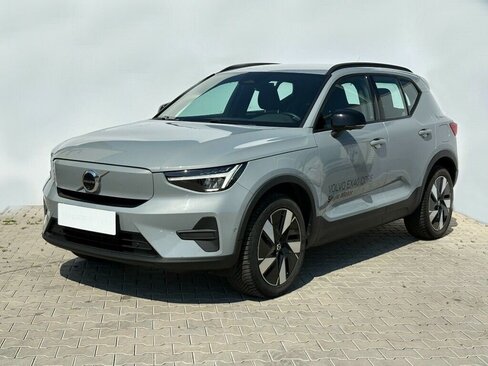 Volvo EX40 SUV / Terénní 70,0 175 kw