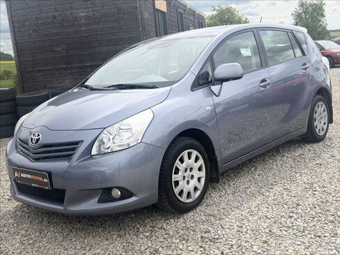 Toyota Verso Kombi 2,0 l 93 kw