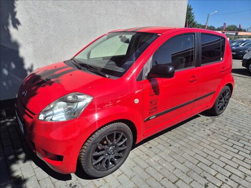 Daihatsu Sirion Hatchback 998,0 51 kw