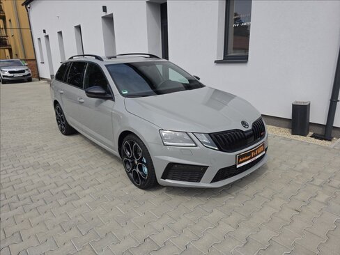 Škoda Octavia Kombi 2,0 l 180 kw