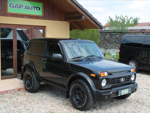 Lada Niva SUV / Terénní 1,7 l 61 kw