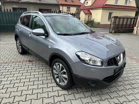 Nissan Qashqai SUV / Terénní 2,0 l 104 kw