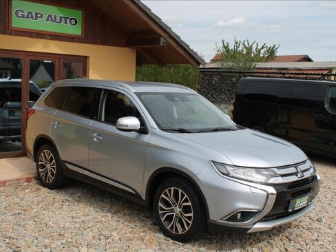 Mitsubishi Outlander SUV / Terénní 2,3 l 110 kw