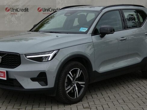 Volvo XC40 SUV / Terénní 2,0 l 120 kw
