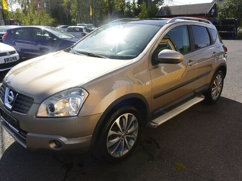Nissan Qashqai SUV / Terénní 2,0 l 110 kw