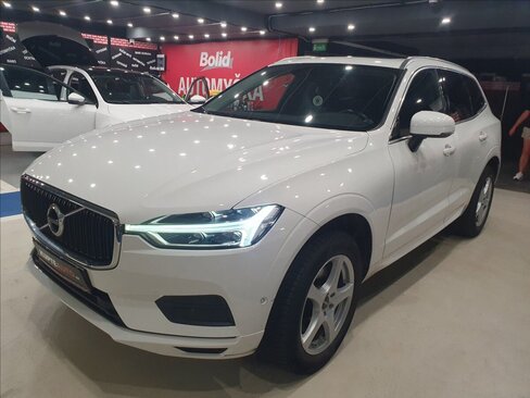 Volvo XC60 SUV / Terénní 2,0 l 140 kw