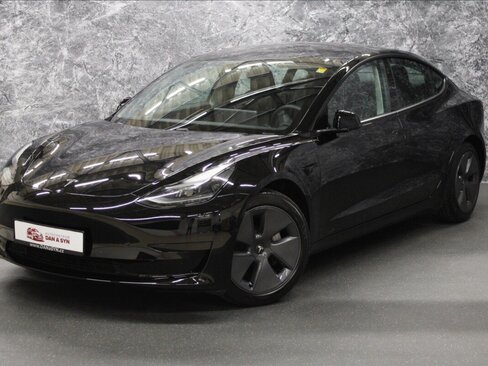Tesla Model 3 Sedan / Limuzína 0,0 225 kw