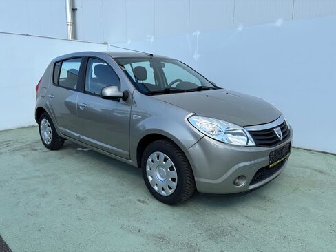 Dacia Sandero Hatchback 1,6 l 64 kw