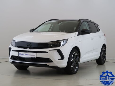 Opel Grandland SUV / Terénní 1,6 l 147 kw