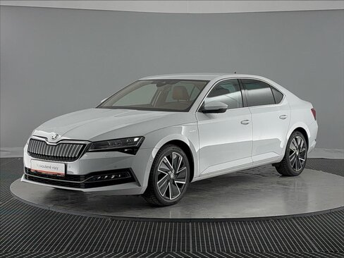 Škoda Superb Liftback 1,4 l 160 kw