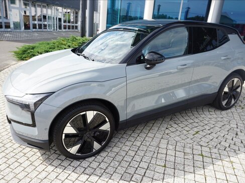 Volvo EX30 SUV / Terénní 0,0 315 kw