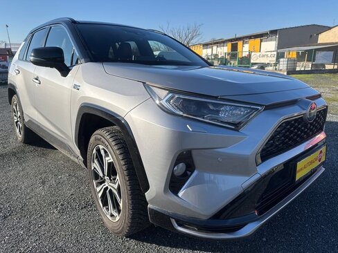Toyota RAV4 SUV / Terénní 2,5 l 225 kw