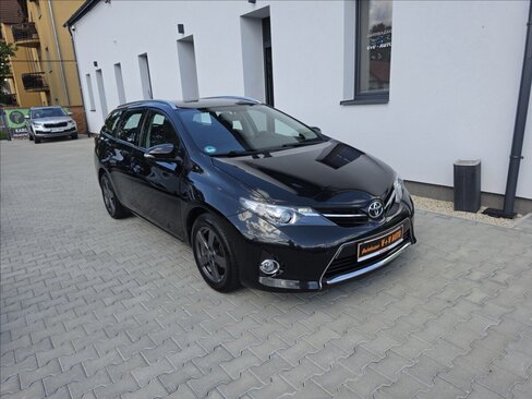 Toyota Auris Kombi 1,6 l 97 kw