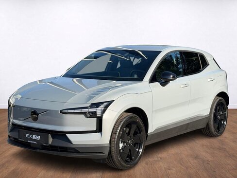 Volvo EX30 SUV / Terénní 0,0 200 kw
