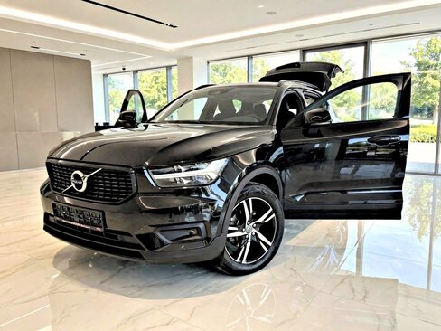 Volvo XC40 SUV / Terénní 1,5 l 120 kw
