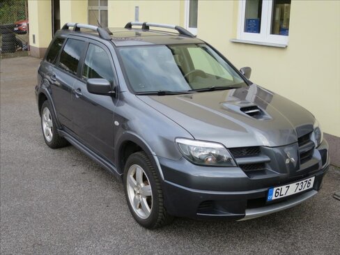 Mitsubishi Outlander SUV / Terénní 2,0 l 148 kw