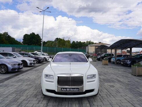Rolls-Royce Ghost Sedan / Limuzína 6,6 l 420 kw