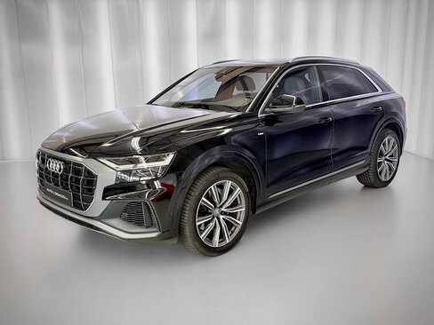 Audi Q8 SUV / Terénní 3,0 l 210 kw
