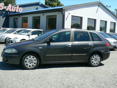 Fiat Croma Kombi 1,9 l 85 kw