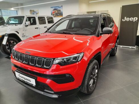 Jeep Compass SUV / Terénní 1,3 l 132 kw