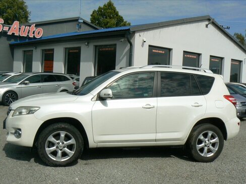 Toyota RAV4 SUV / Terénní 2,2 l 110 kw