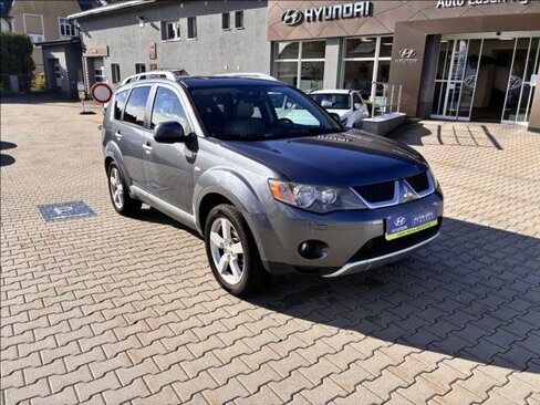 Mitsubishi Outlander SUV / Terénní 2,0 l 103 kw