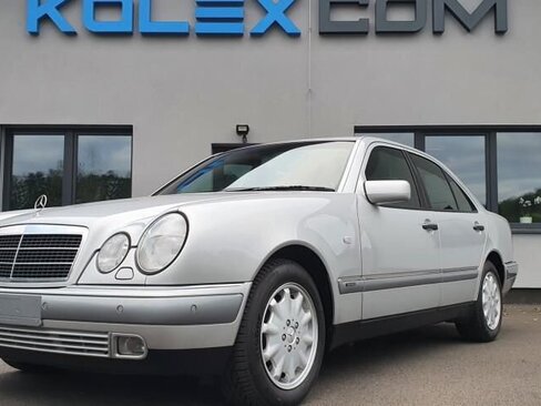 Mercedes-Benz Třídy E Sedan / Limuzína 4,2 l 205 kw