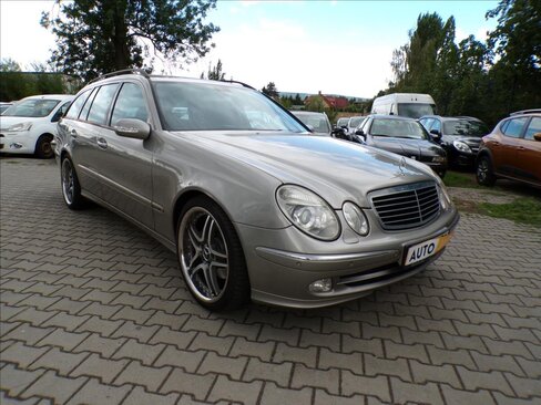 Mercedes-Benz Třídy E Kombi 3,2 l 150 kw