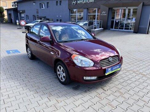 Hyundai Accent Sedan / Limuzína 1,5 l 81 kw