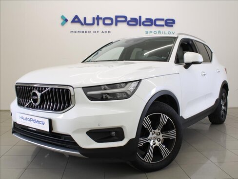 Volvo XC40 SUV / Terénní 2,0 l 140 kw